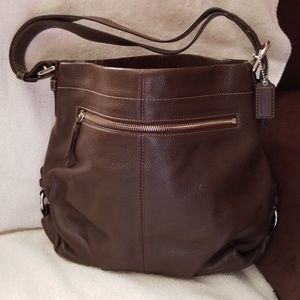 Medium coach authentic sachel